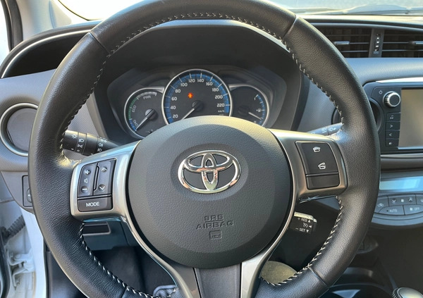 Toyota Yaris cena 43000 przebieg: 28300, rok produkcji 2016 z Góra małe 562